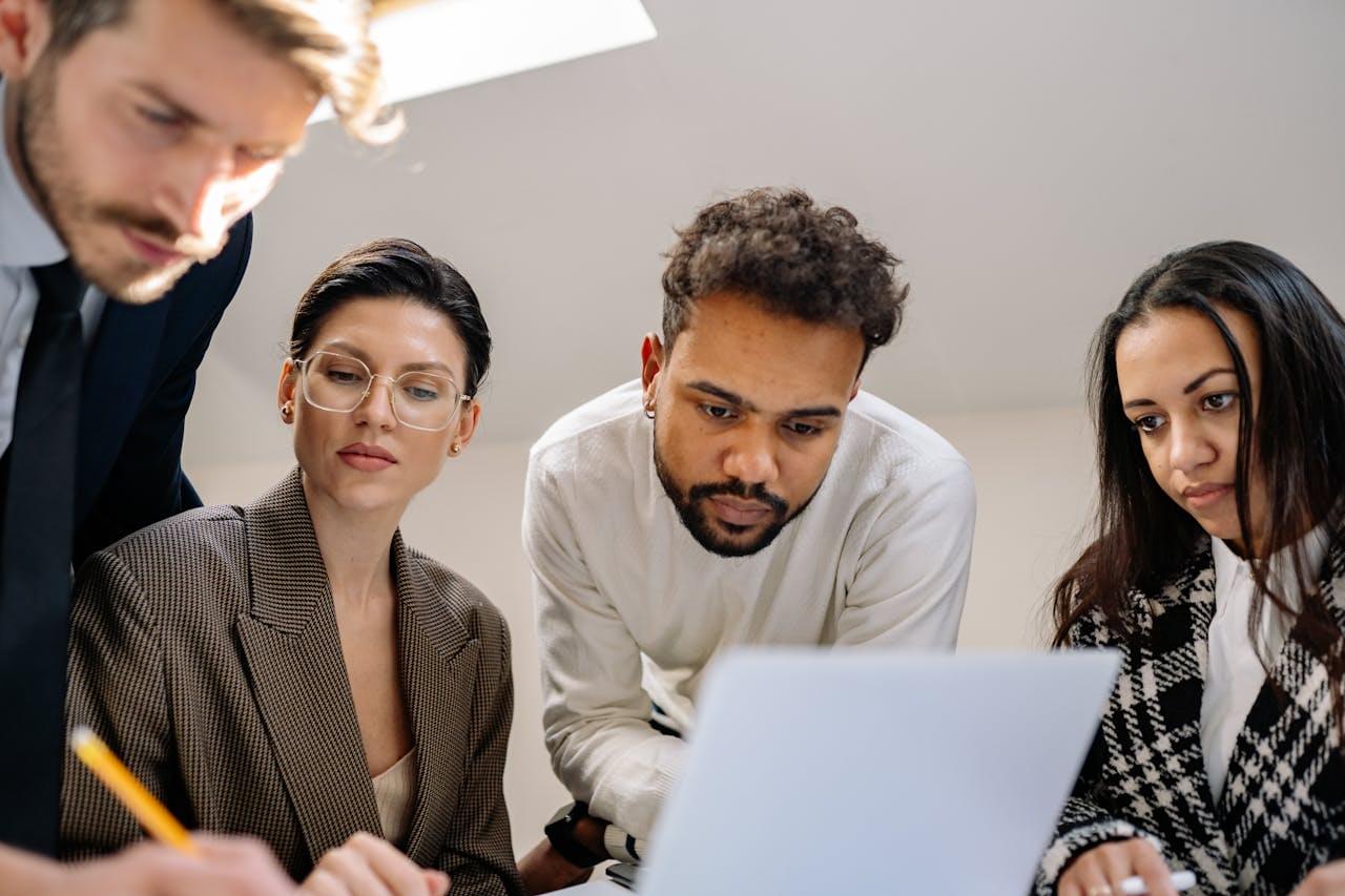 Командная работа в офисе